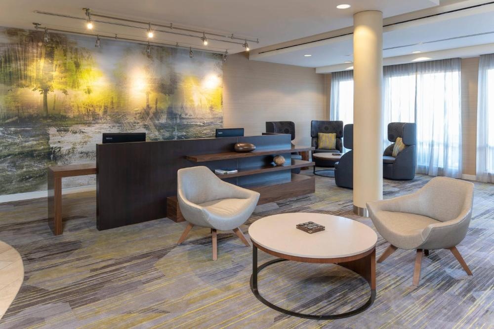 Courtyard by Marriott Milwaukee Airport