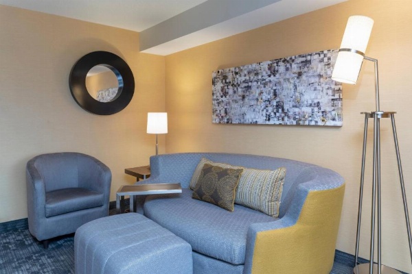 Courtyard by Marriott Milwaukee Airport image 19