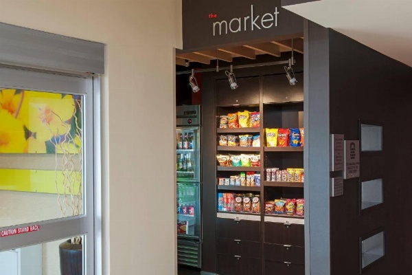 Courtyard by Marriott Milwaukee Airport image 29