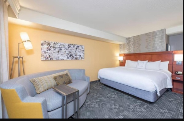 Courtyard by Marriott Milwaukee Airport image 5