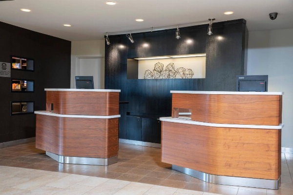 Courtyard by Marriott Milwaukee Airport image 7